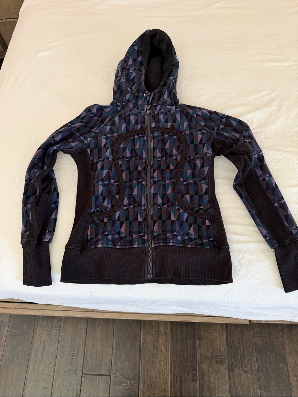 lululemon athletica Geometric Print Black & Blue Hooded Zip-Up